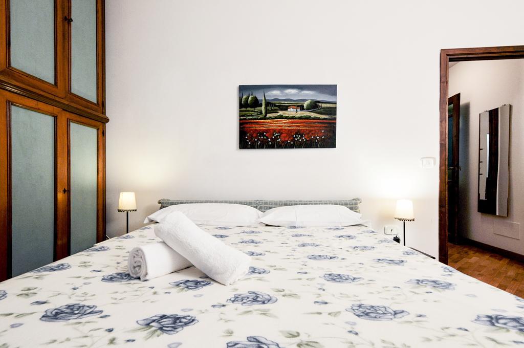Uffizi Apartment 2 Florens Rum bild