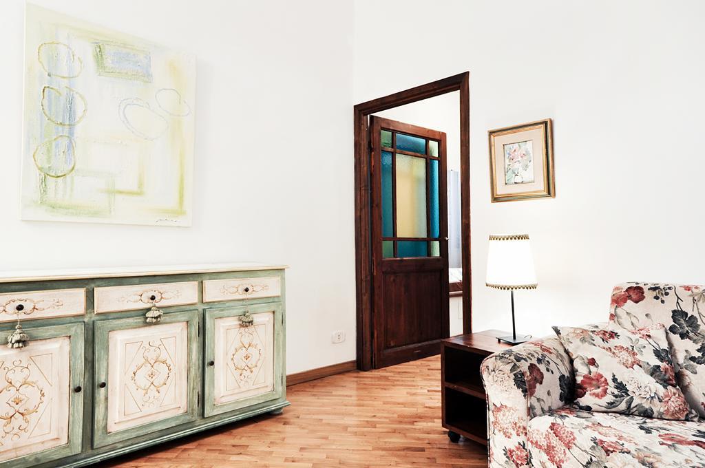 Uffizi Apartment 2 Florens Rum bild