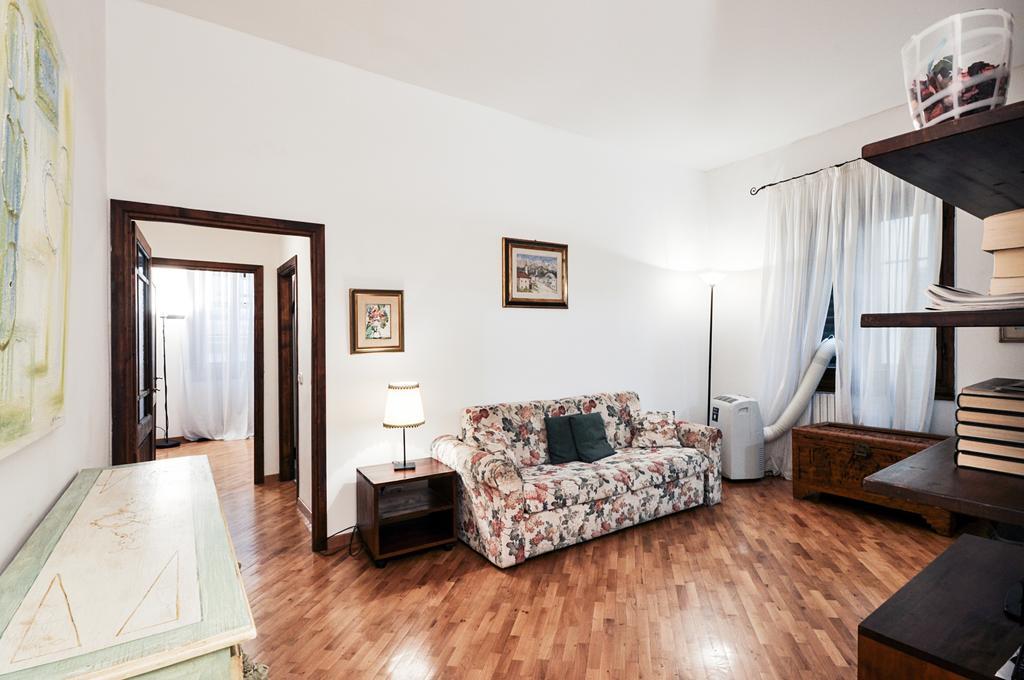 Uffizi Apartment 2 Florens Rum bild